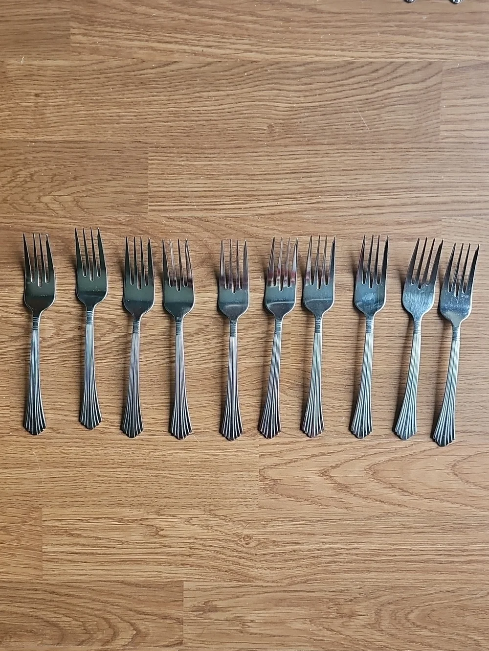 Farberware Flatware Heron Pattern Stainless Steel Silverware Bundle 27 Pieces